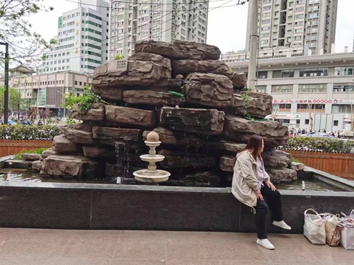 枣庄成人免费午夜福利假山